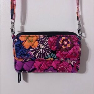 Vera Bradley cross body only been used twice in very good condition.